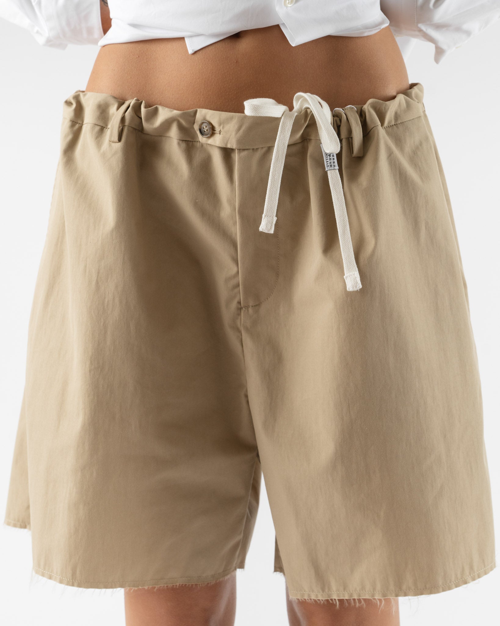 MM6 Maison Margiela Cotton Trench Shorts in Beige