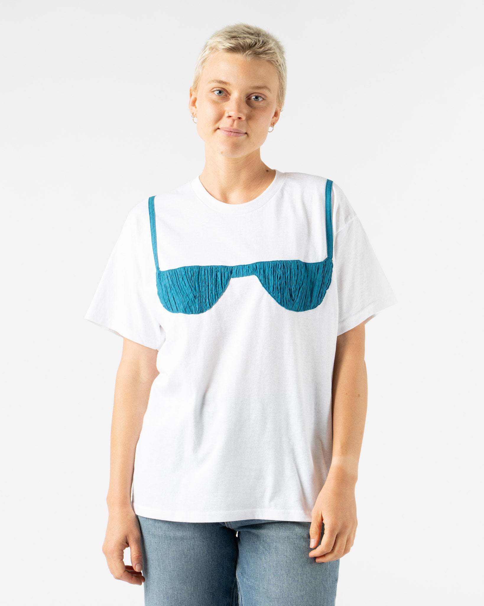 nikki-Florida-Woman-Applique-T-in-White_Ocean