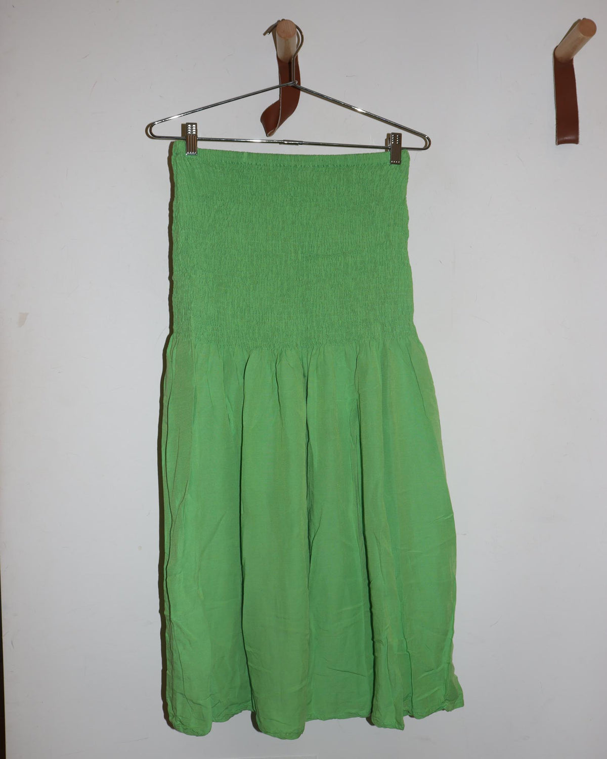 paloma wool green dress Pre-owned: Monotoro Skirt/ Strapless in Fluo light yellow dress Del Frisco Double Eagle Standard sizing. Color:OpalBlush (Pink)