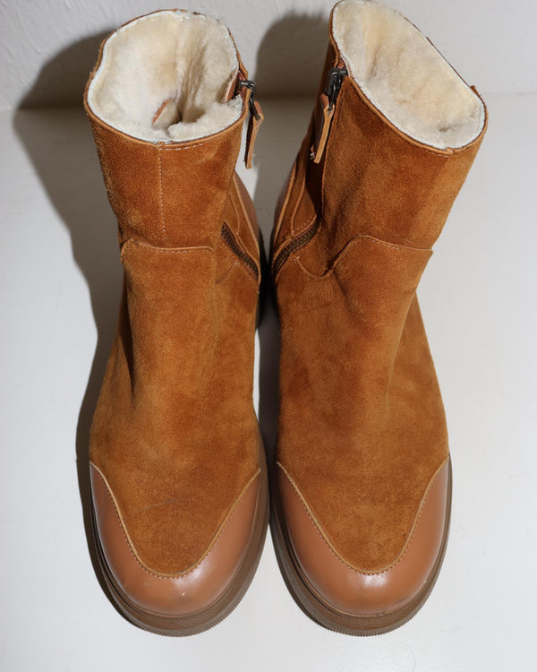 Pre-owned: Suzanne Rae Suede Boots in Brown