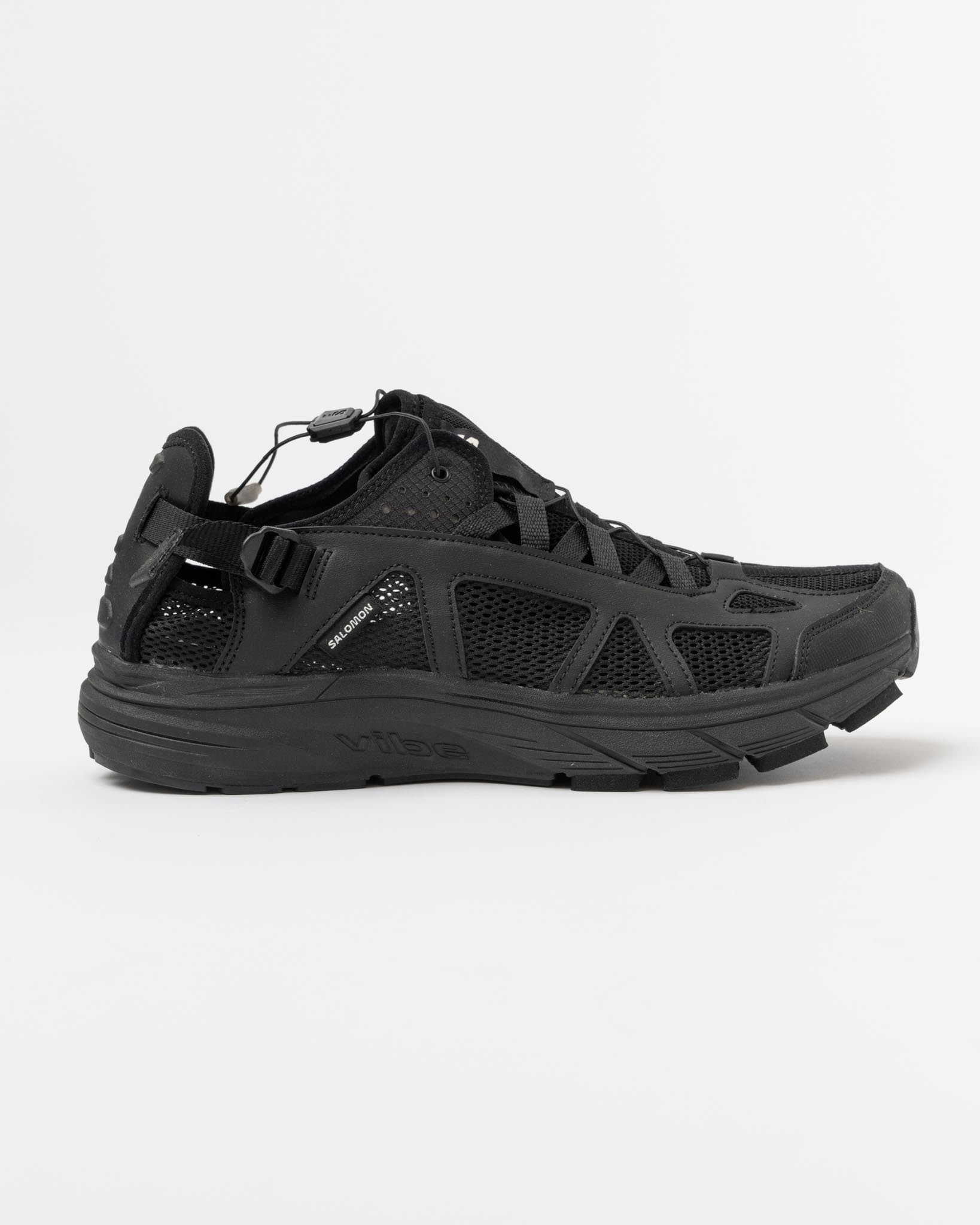 Salomon Techsonic Sneaker in Black/Black/Vanilla
