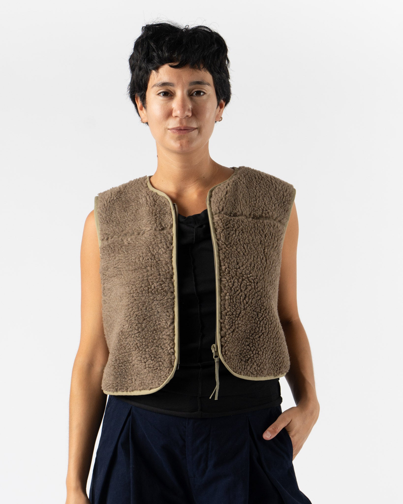 Satta Leaf Vest W in Brown