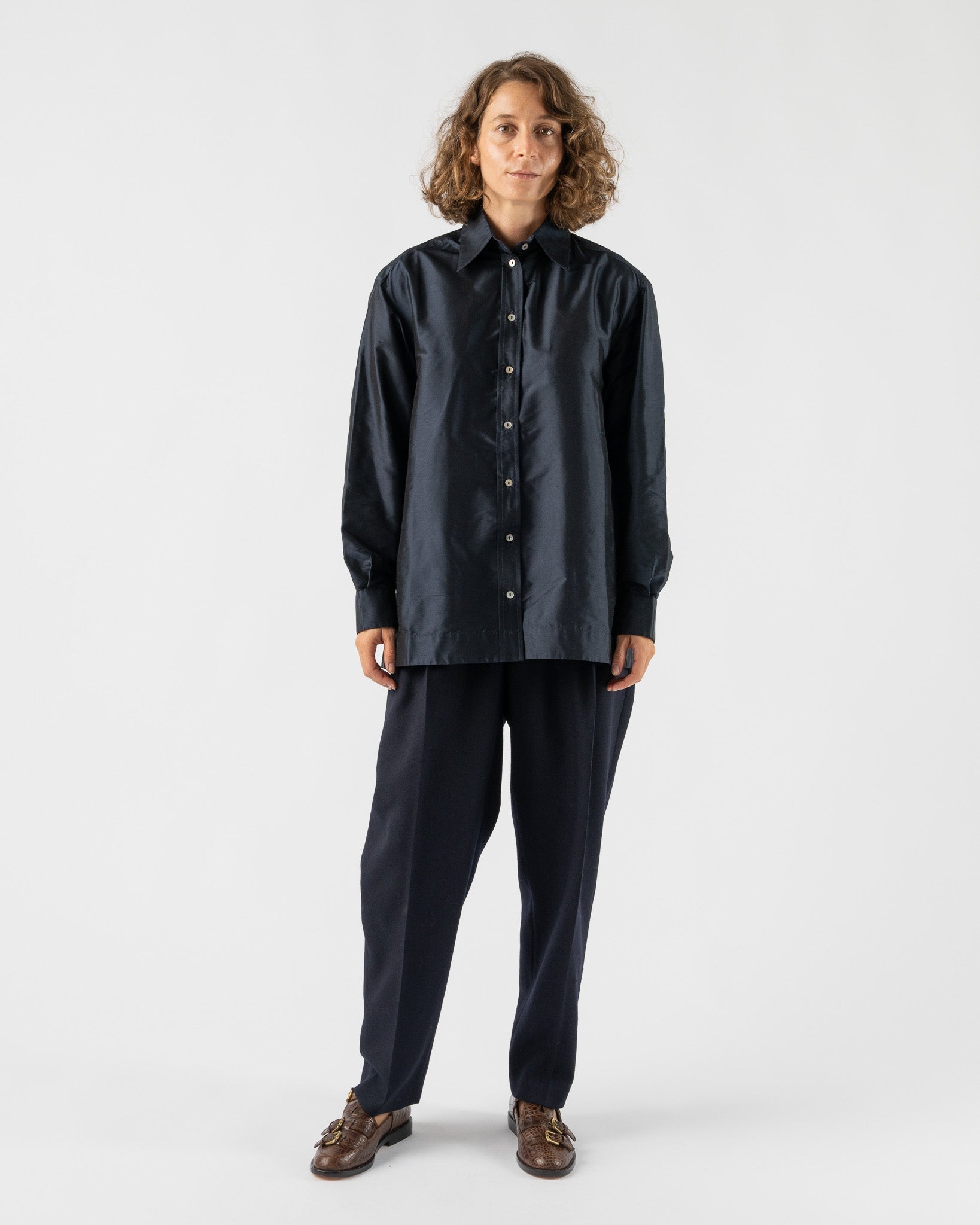 Cawley-Silk-Doupion-June-Shirt-in-Ink-Santa-Barbara-Boutique-Jake-and-Jones-Sustainable-Fashion