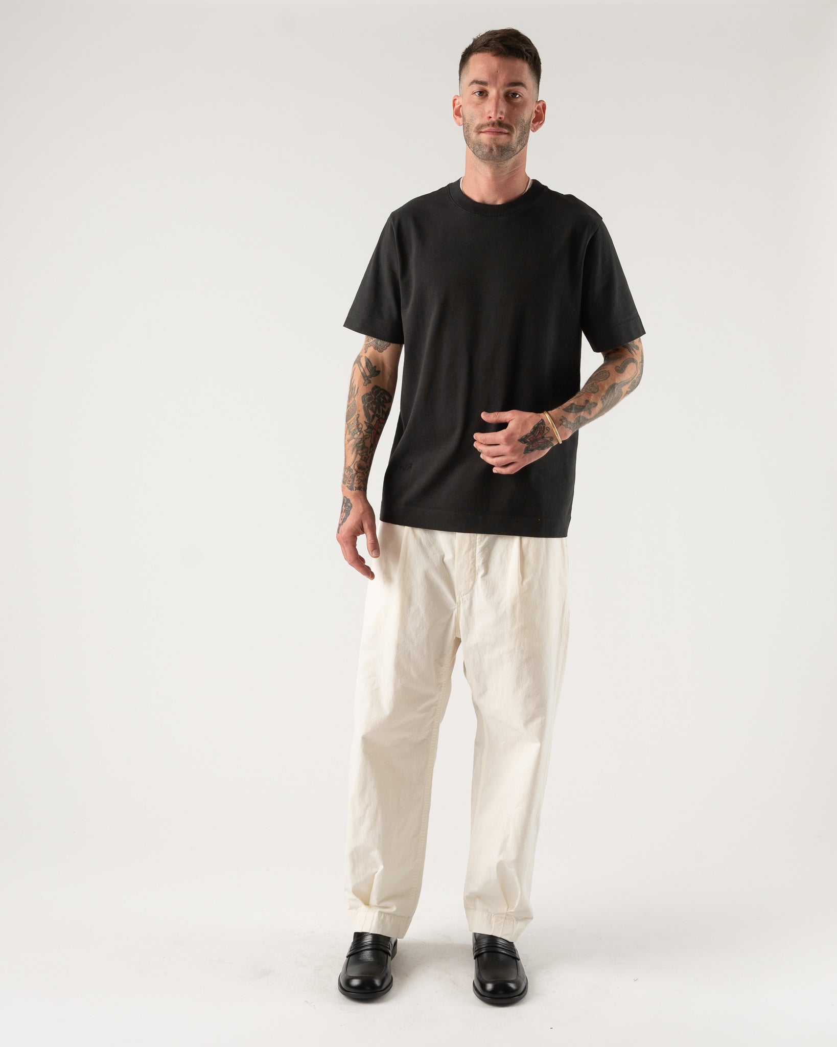 applied-art-forms-lm1-1-jersey-t-shirt-in-charcoal-mfw22-jake-and-jones-a-santa-barbara-boutique