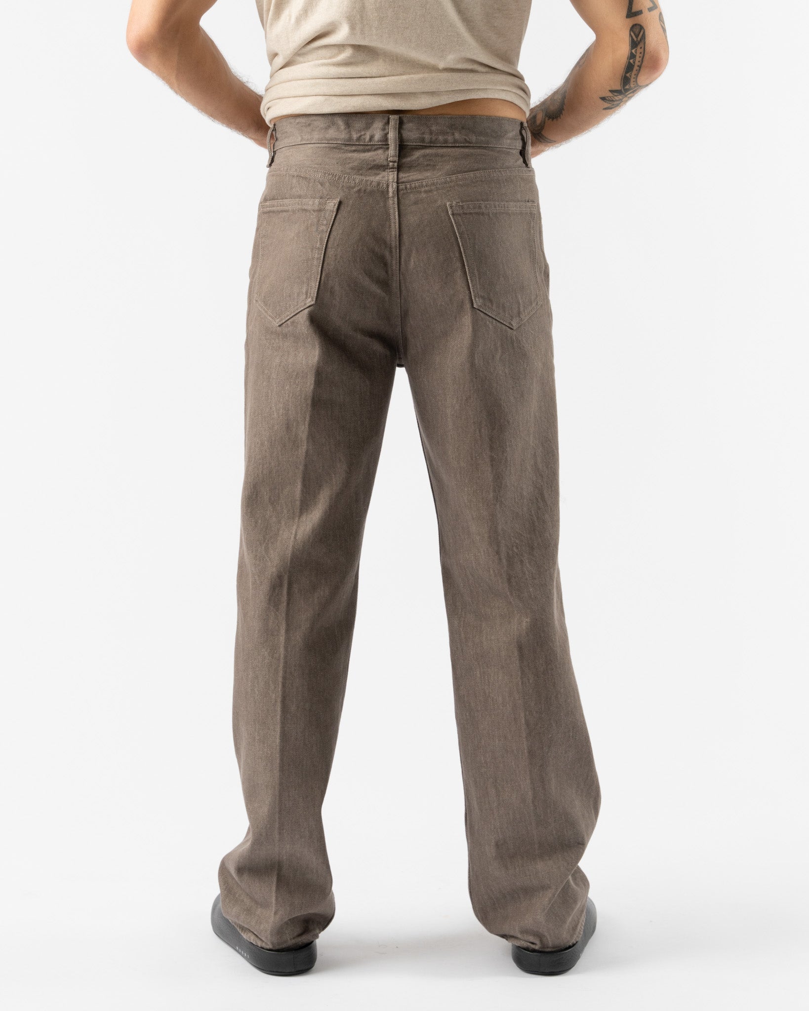 Auralee-Hard-Twist-Denim-Five-Pocket-Pants-in-Mocha-Brown-Santa-Barbara-Boutique-Jake-and-Jones-Sustainable-Fashion