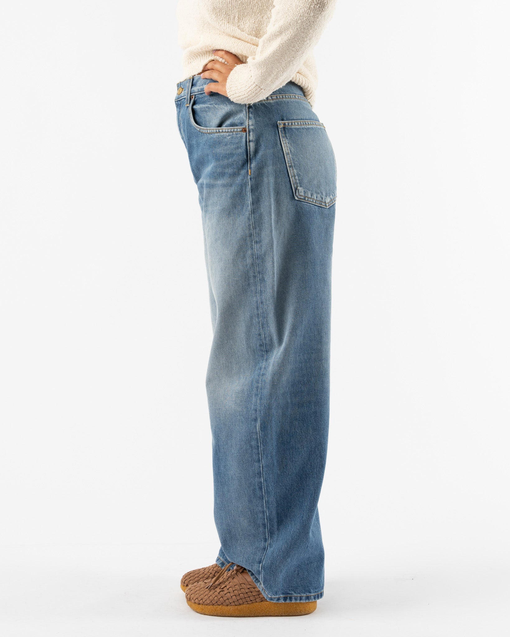 B-Sides-Leroy-Mid-Relaxed-Bow-Jean-in-Hyde-Wash-Santa-Barbara-Boutique-Jake-and-Jones-Sustainable-Fashion
