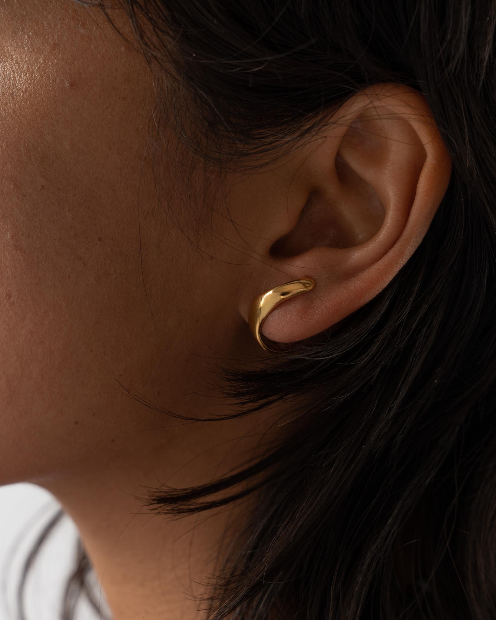 hernan-herdez-irregular-lobe-hoops-jake-and-jones-santa-barbara-boutique-sustainable-curated-fashion-designer-fashion-boutique