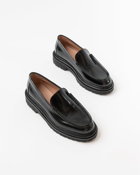 ven Smitsom drag Legres Loafer Curated at Jake and Jones