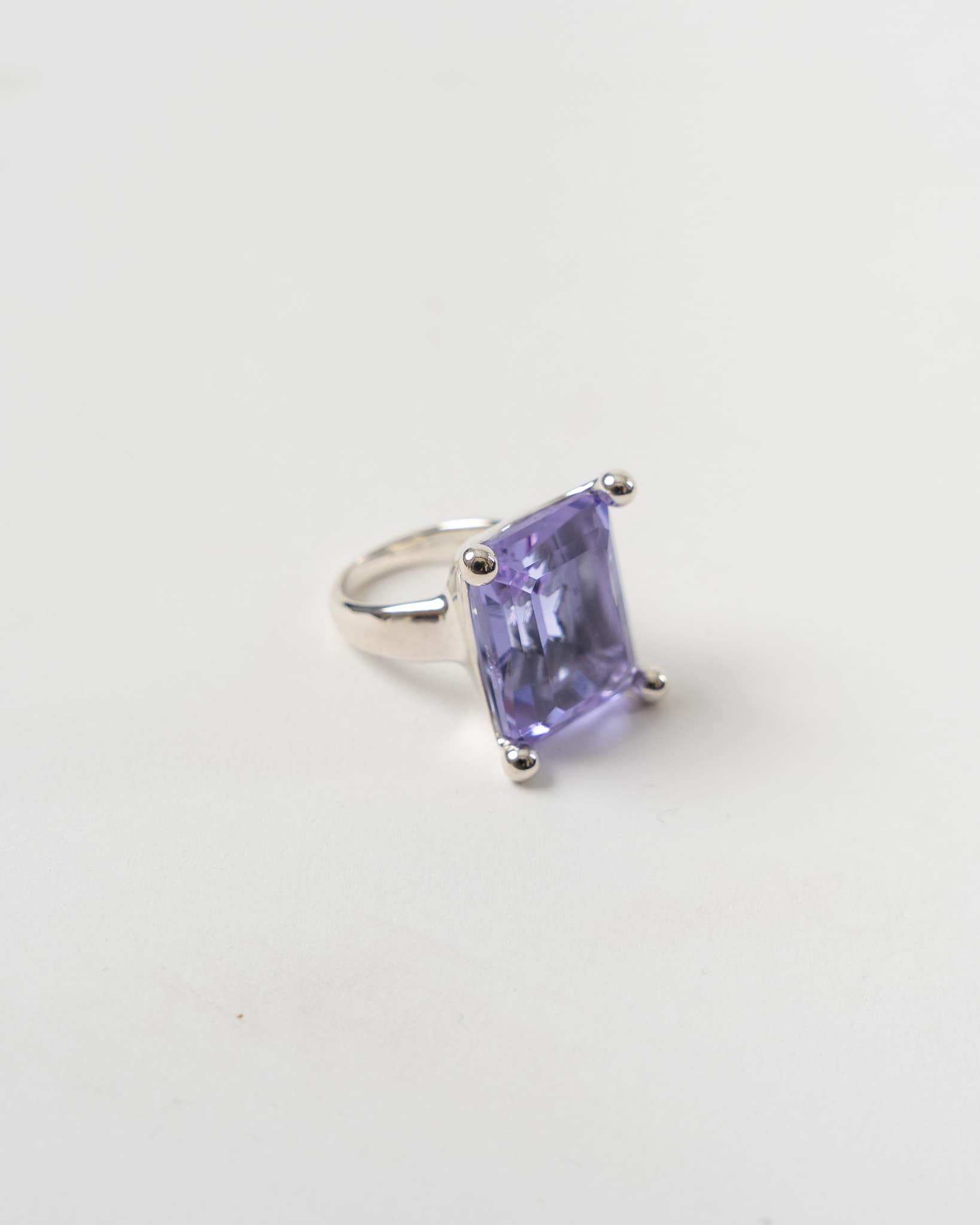mondo-mondo-atomic-mass-ring-in-sterling-silver-ultraviolet-fw22