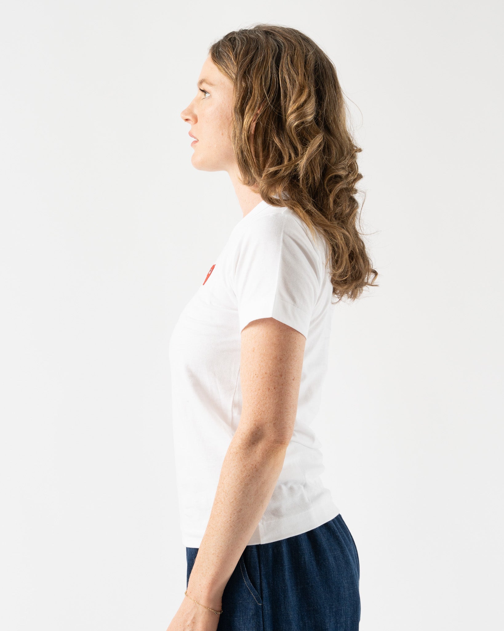 Play-COMME-des-GARÇONS-Play-T-Shirt-with-Red-Heart-in-White-Santa-Barbara-Boutique-Jake-and-Jones-Sustainable-Fashion