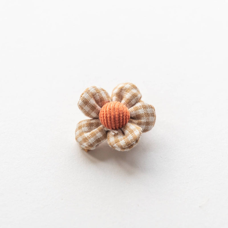 Tangle Shiny Stars - Gingham Flower Hair Clip | Beige