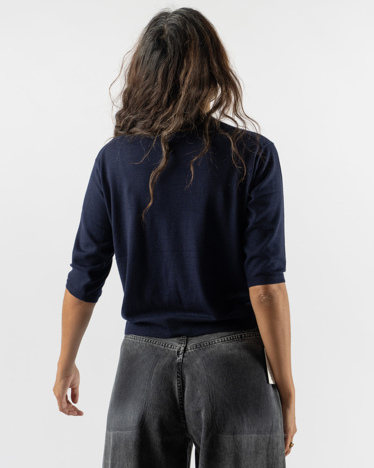 6397 Elbow V-Neck in Navy