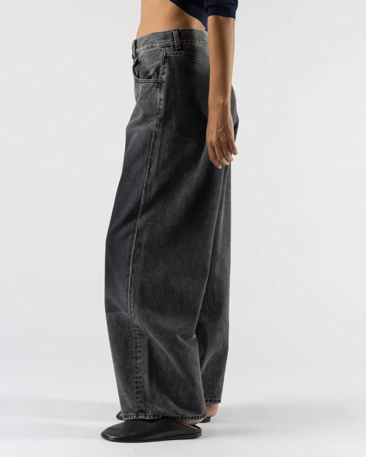 6397 Shadow Roomy Jean in Remnant Black