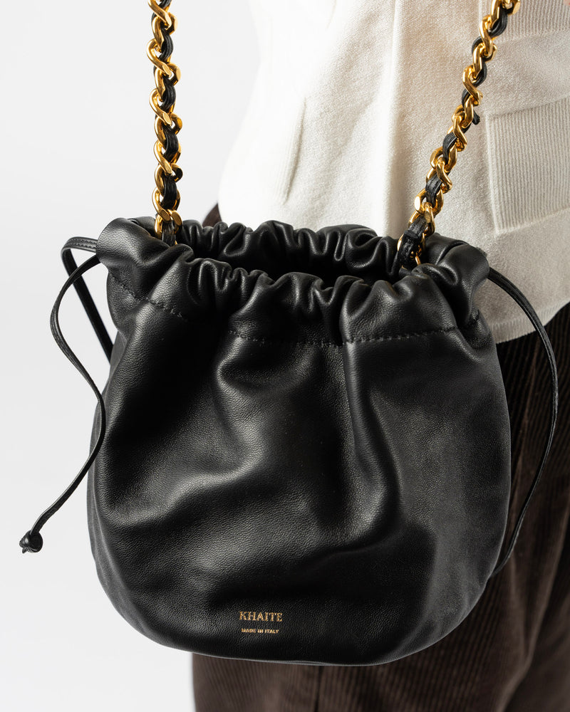 Pre-Owned: Khaite Black Leather Bucket Bag with Gold Strap