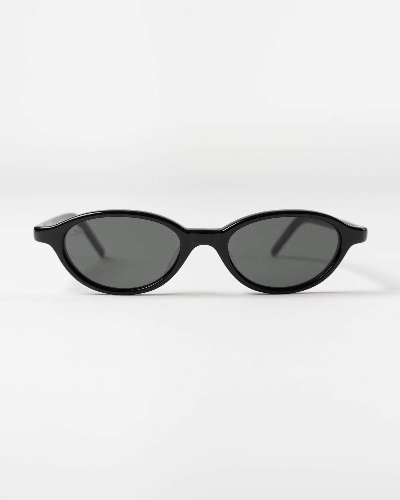 AKILA Alien in Black/Black