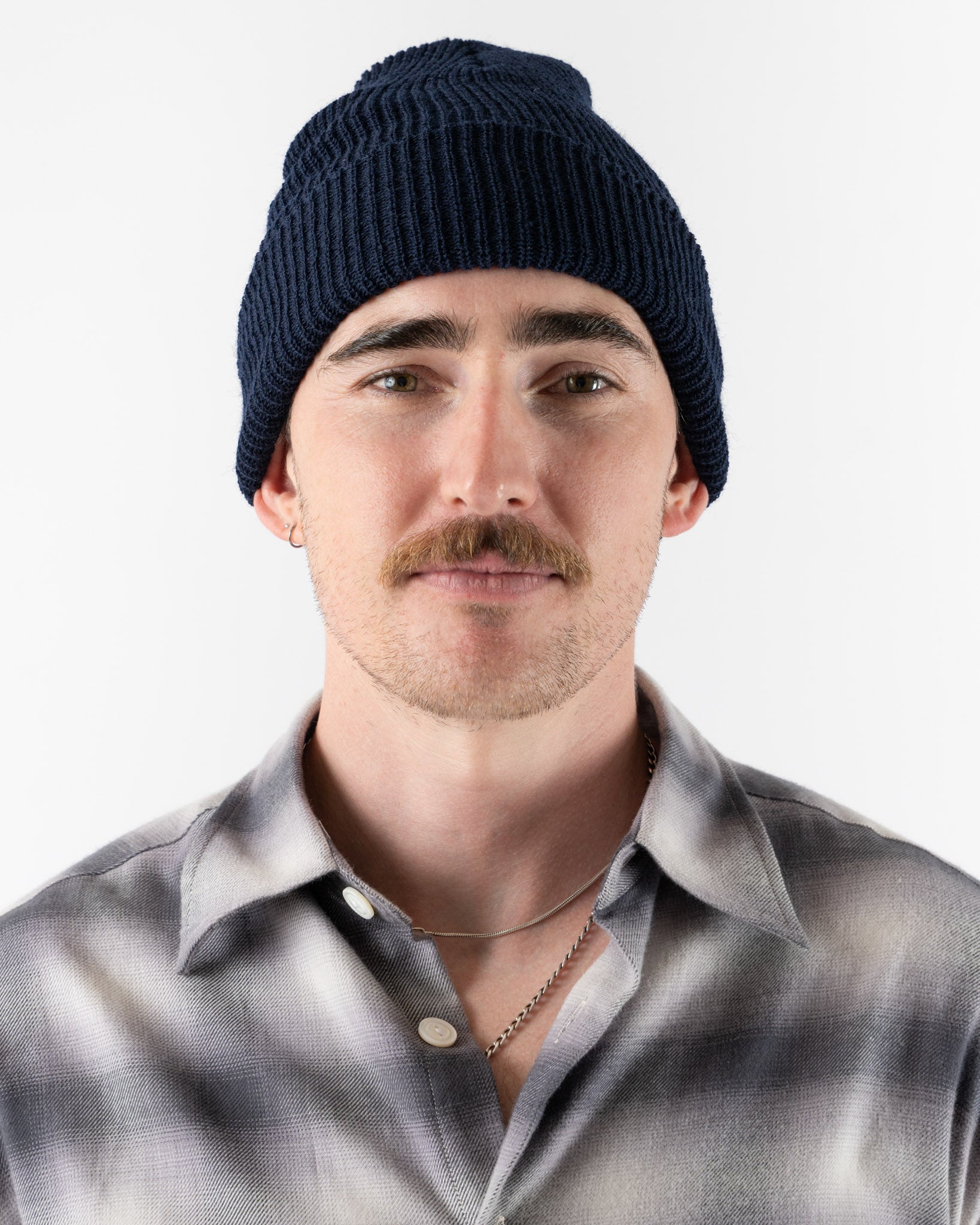 Aaron Levine Knit Beanie in Navy