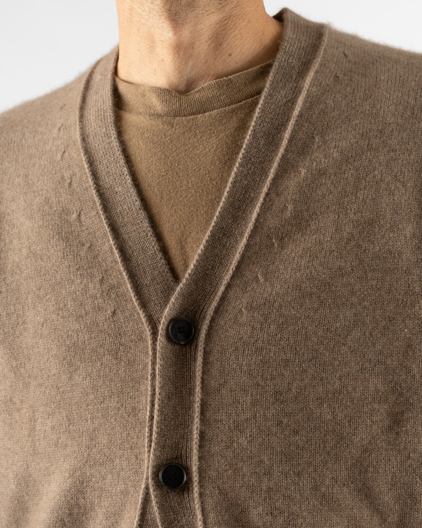 Auralee Mens Baby Cashmere Knit Cardigan in Natural Brown