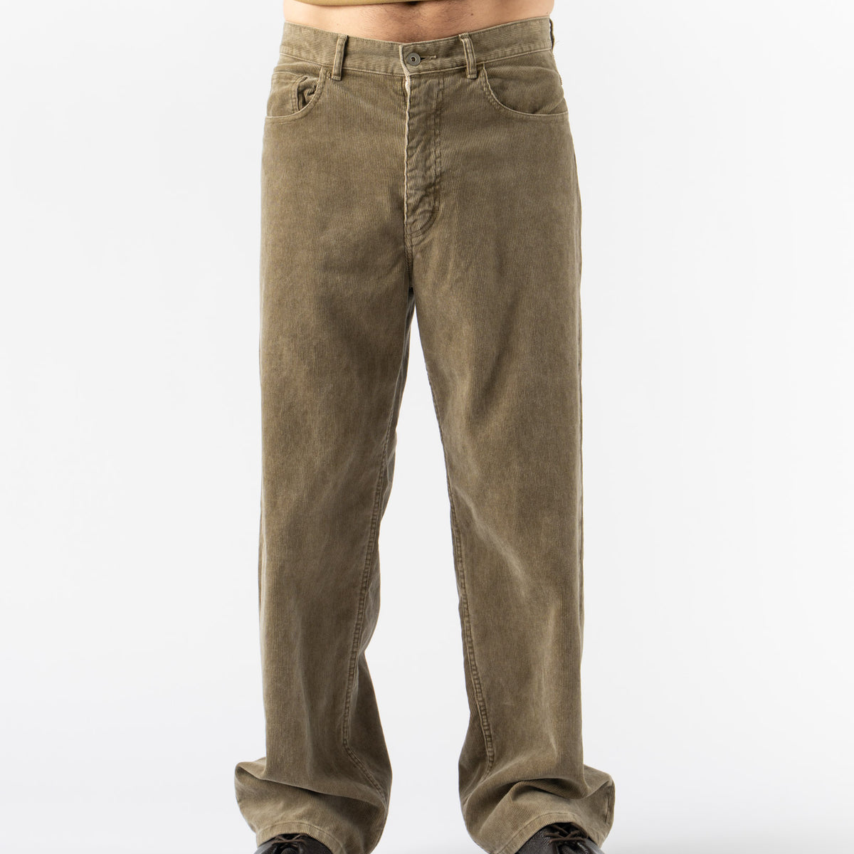 Auralee Pigment Dye Finx Corduroy Wide 5P Pants in Olive Brown 