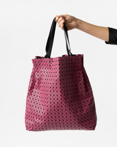 ISSEY MIYAKE BAO BAOショルダーバッグ ピンク BAO BAO ISSEY MIYAKE(バオバオイッセイミヤケ) ショルダーバッグ