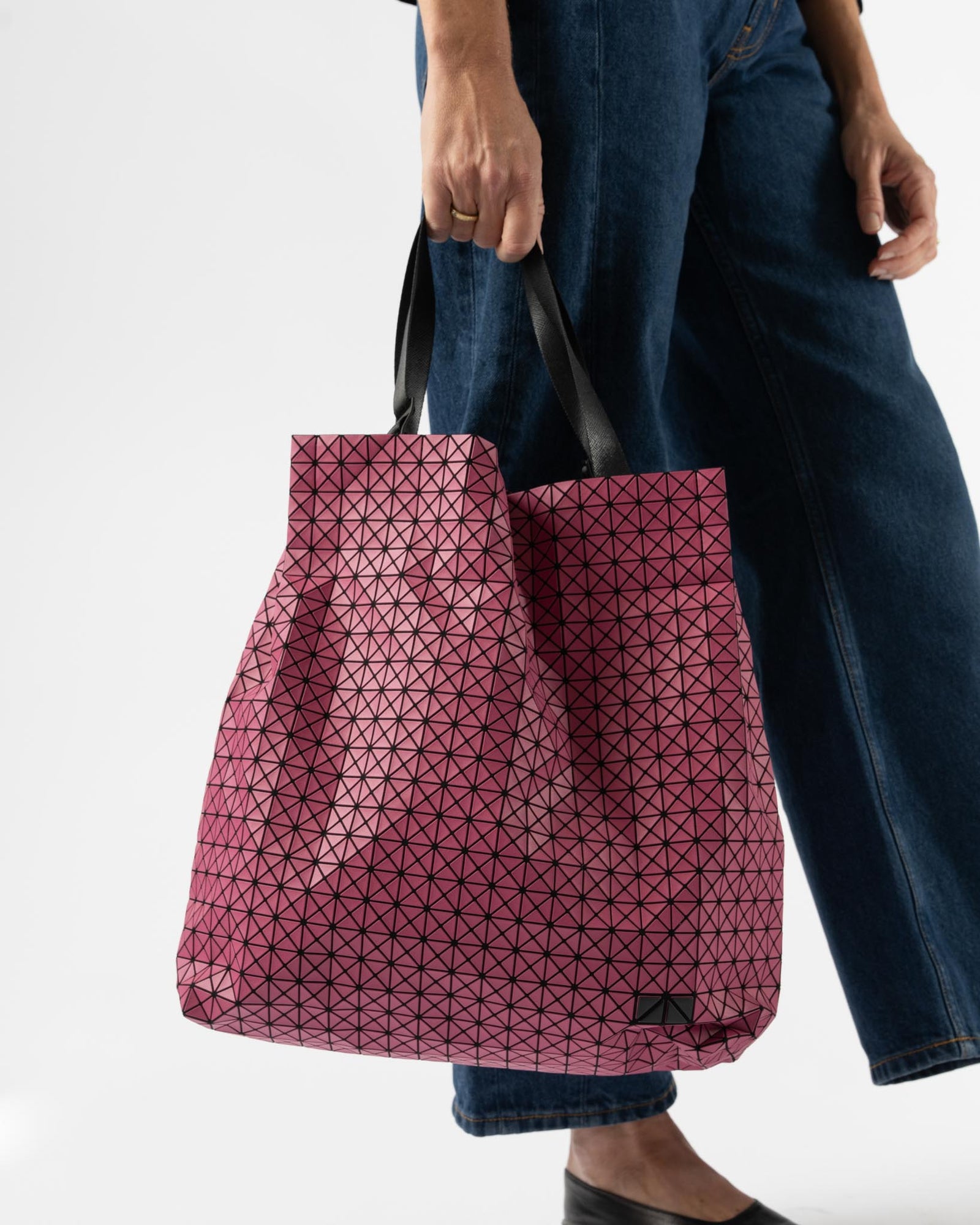送料無料 通販 ファッション Curated Pink in S Cart Bao Bao at Jones and Jake バッグ