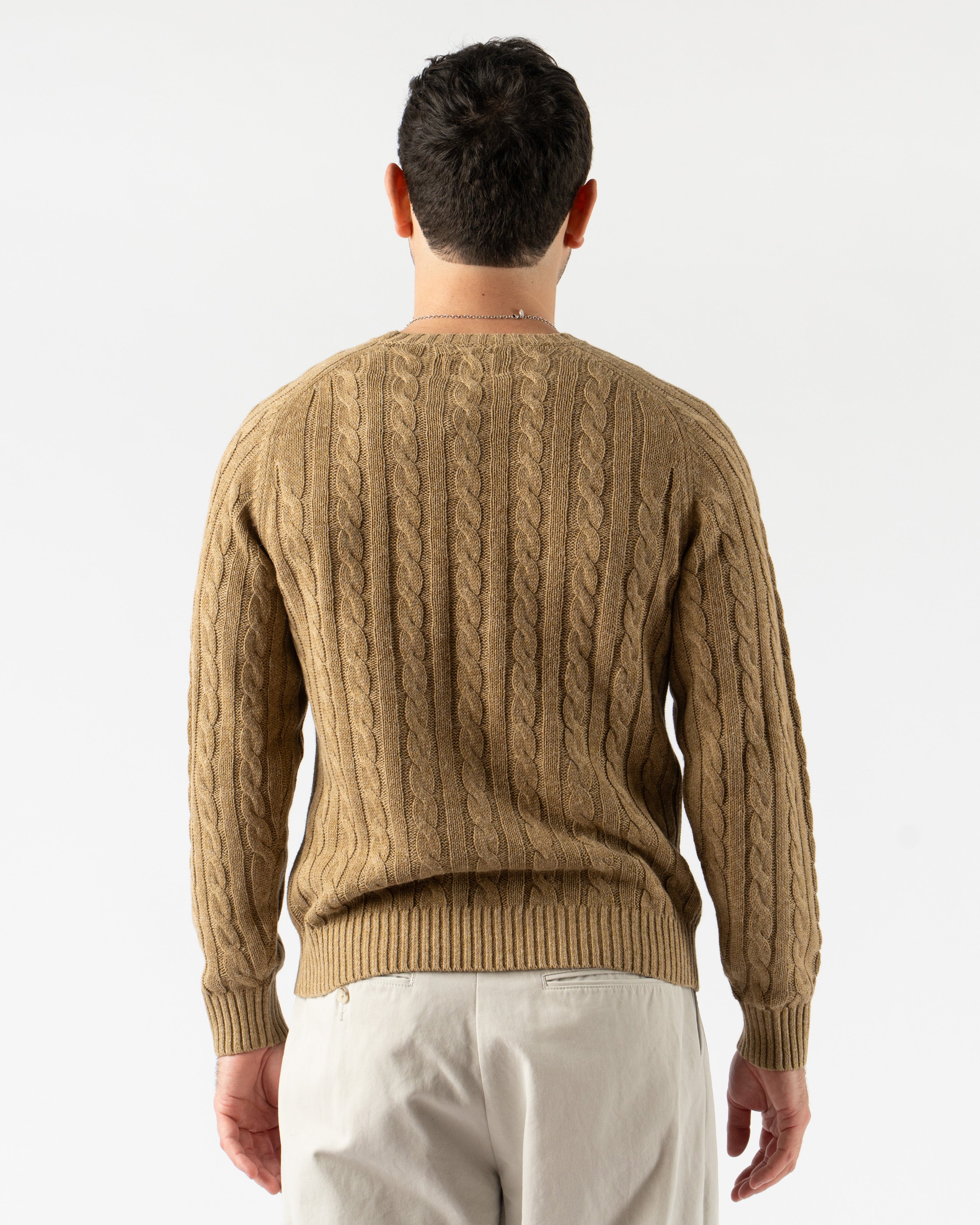  Beams Plus Cable Knit Crewneck in Cotton Linen Khaki – relaxed-fit crewneck sweater crafted from a breathable cotton-linen blend, featuring a classic cable knit design, ribbed edges, and a soft khaki hue for effortless layering.