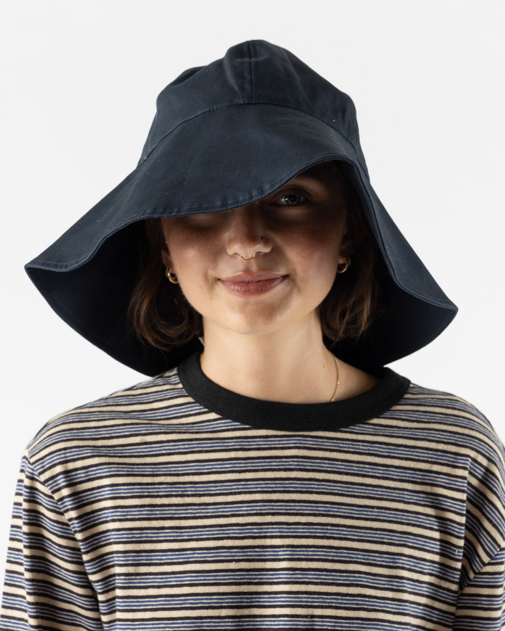 Cawley British Cotton Gabardine Sun Hat in Navy/Tan