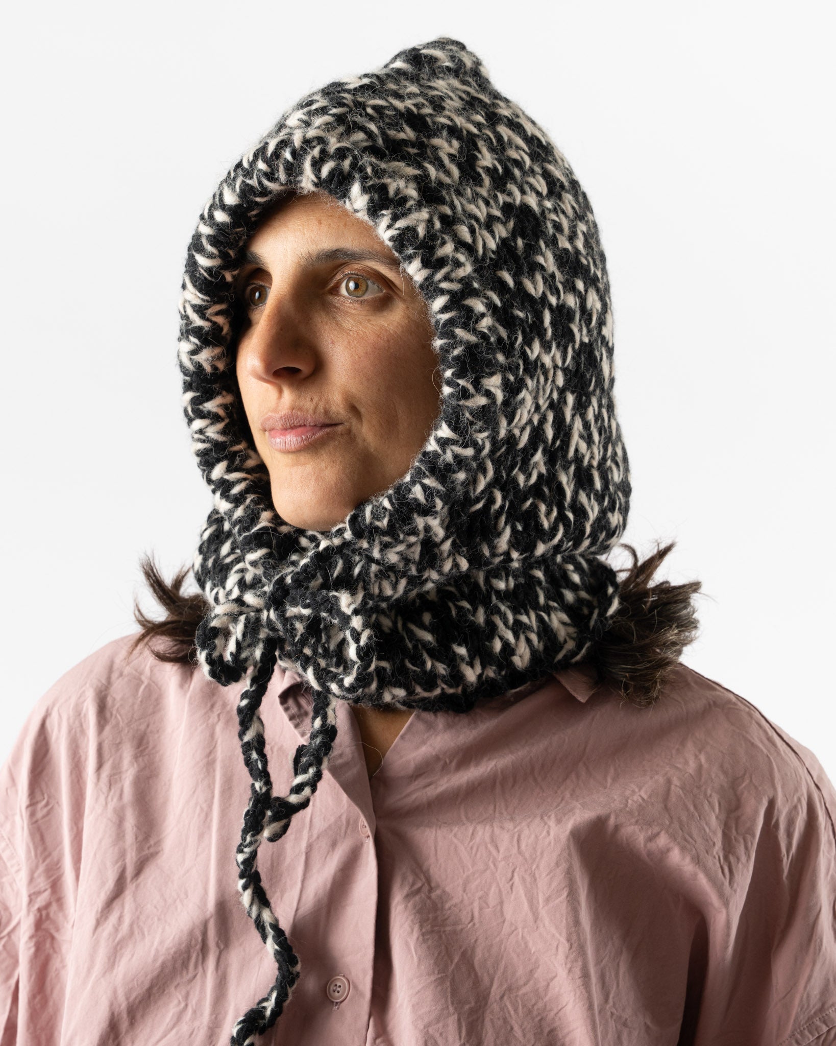 CASEY CASEY Wool Hood in Black