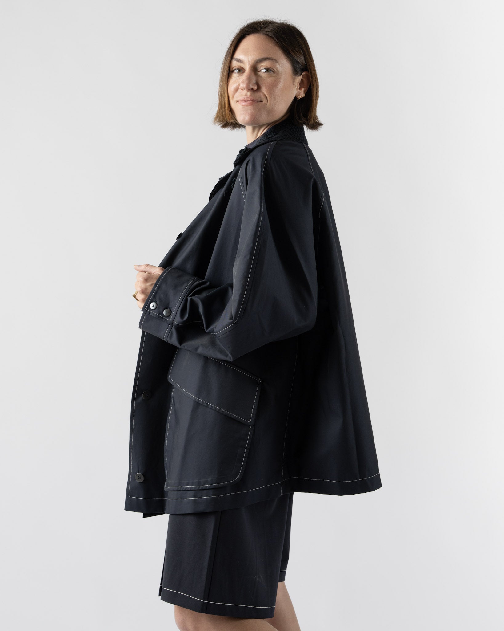 【関税込み】CORDERA ネイビー ショート トレンチジャケット 242909F063008_1.jpg