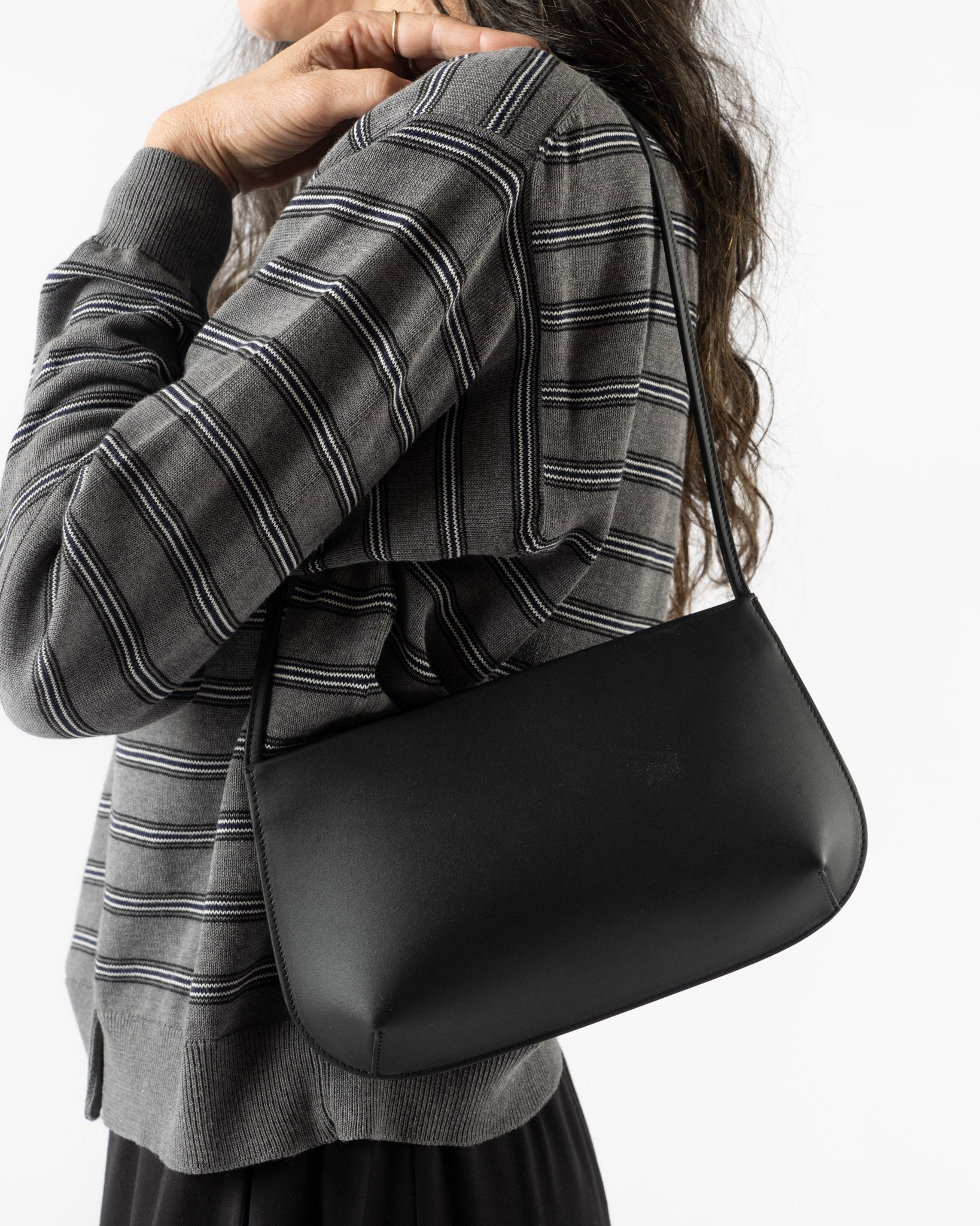 FANE Bra Calf Leather Bag in Noir