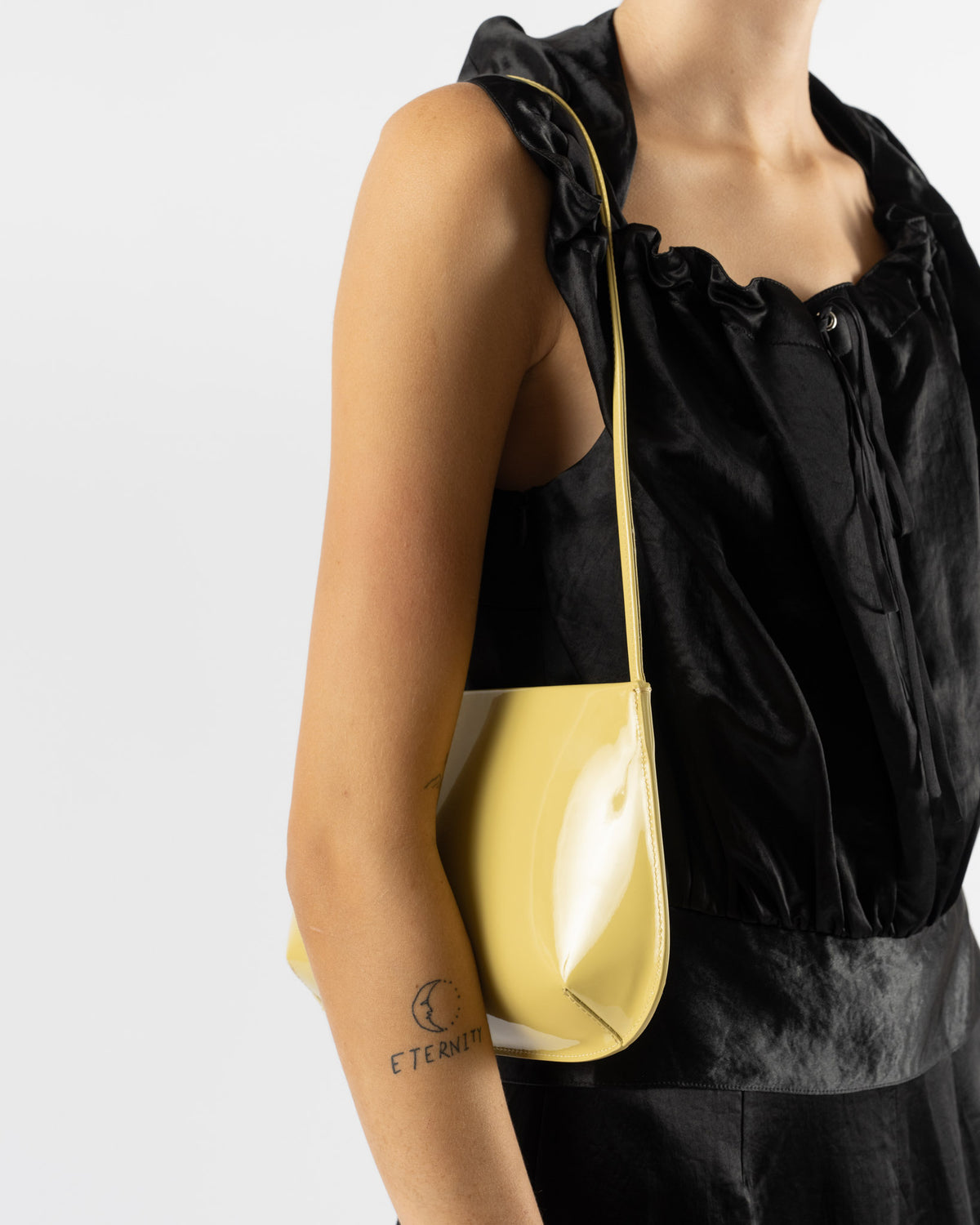 FANE Bra Calf Leather Bag in Huile
