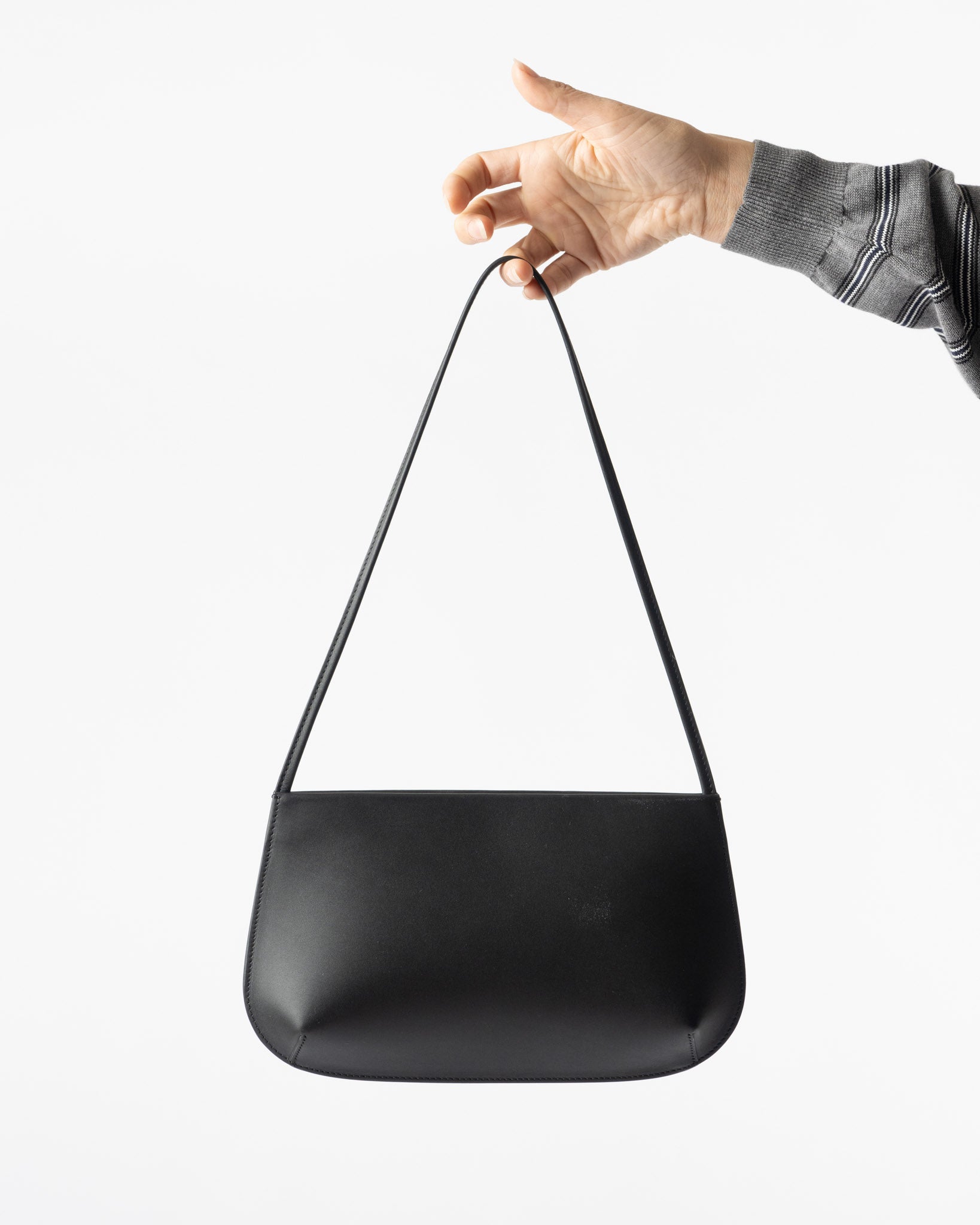 FANE Bra Calf Leather Bag in Noir