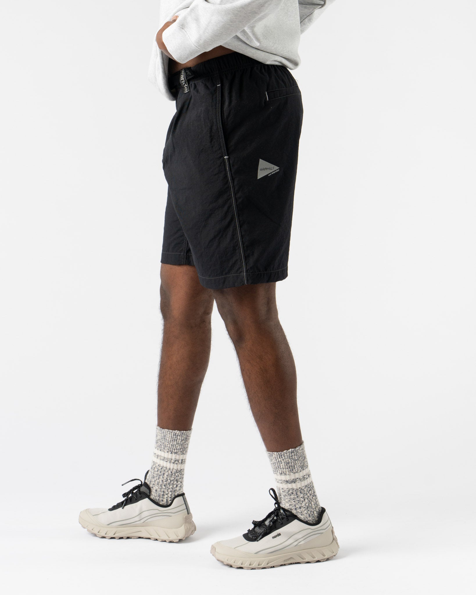 パンツ Gramicci & and wander NYLON G-SHORT Gramicci x and wander Nylon G-Short in Black Curated at Jake and Jones