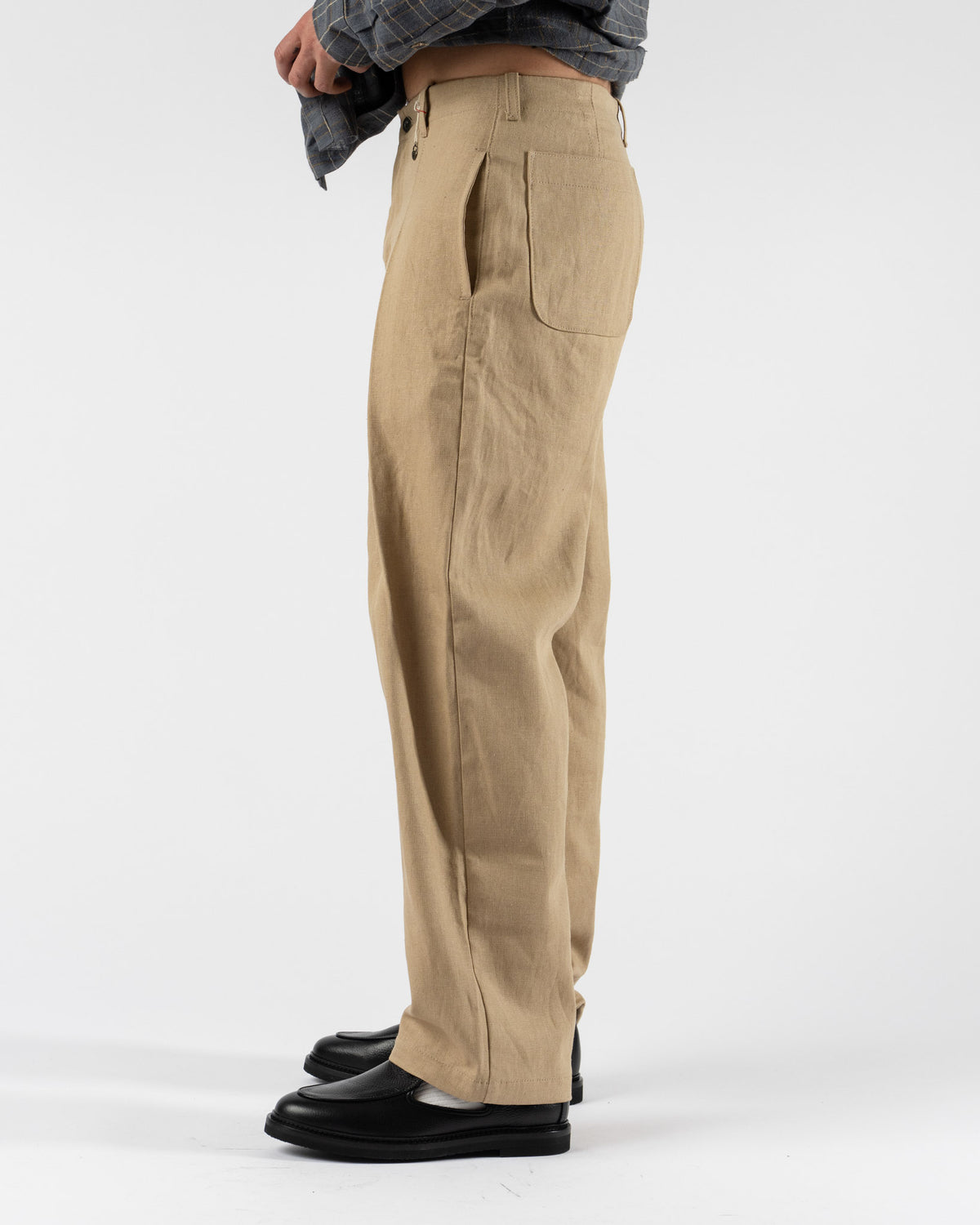 Graziano & Gutierréz Pleated Trouser in Khaki