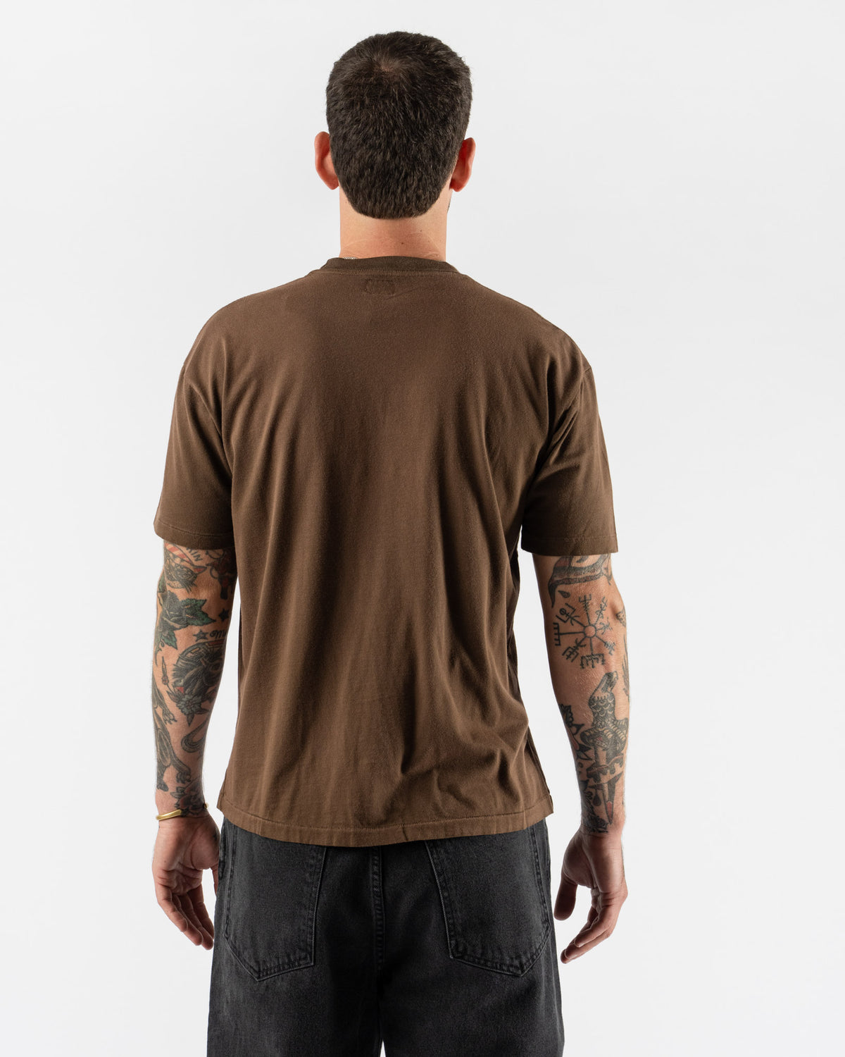 Small Talk Hand Illustration Print SS Shoe T-Shirt in Espresso