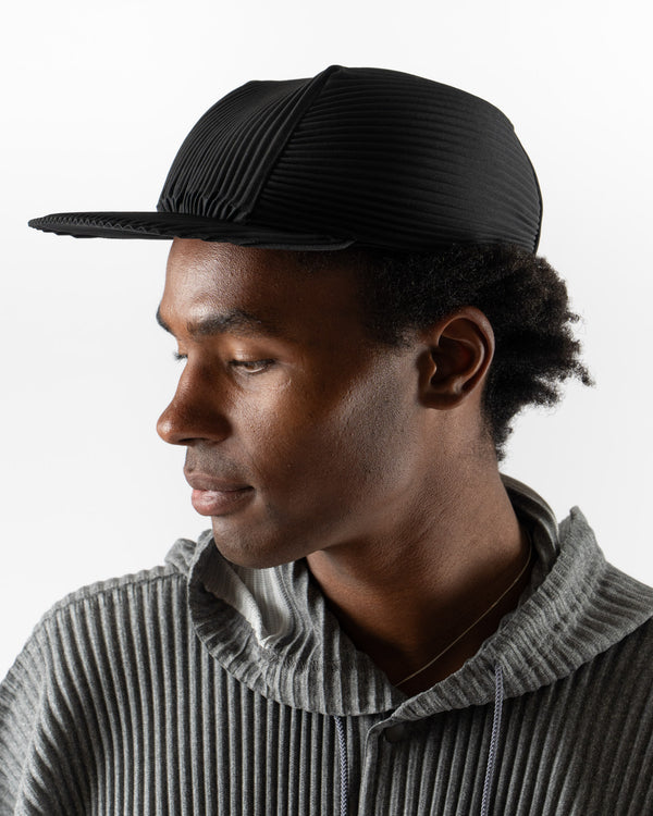 Homme Plissé Issey Miyake Pleats Cap in Black