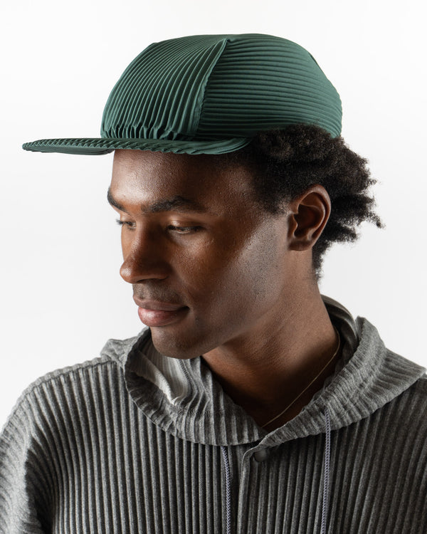 Homme Plissé Issey Miyake Pleats Cap in Evergreen