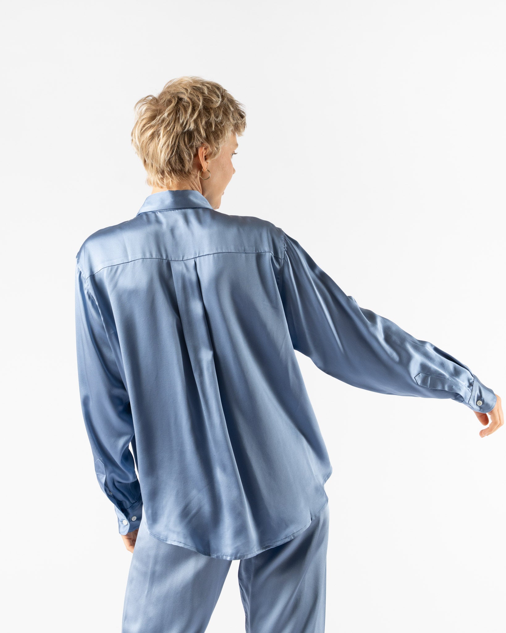 Comme Si La Shirt Classica in Silk Periwinkle