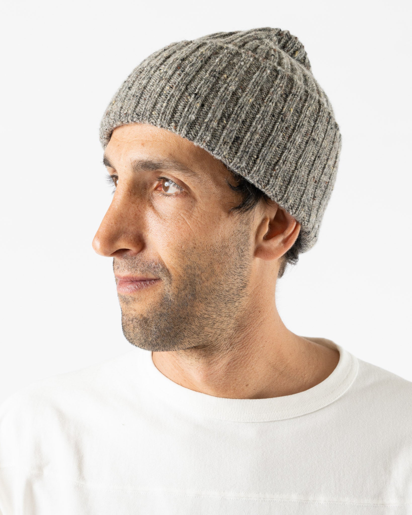 Drake's Merino Wool Ribbed Knit Beanie in Ramor Grey