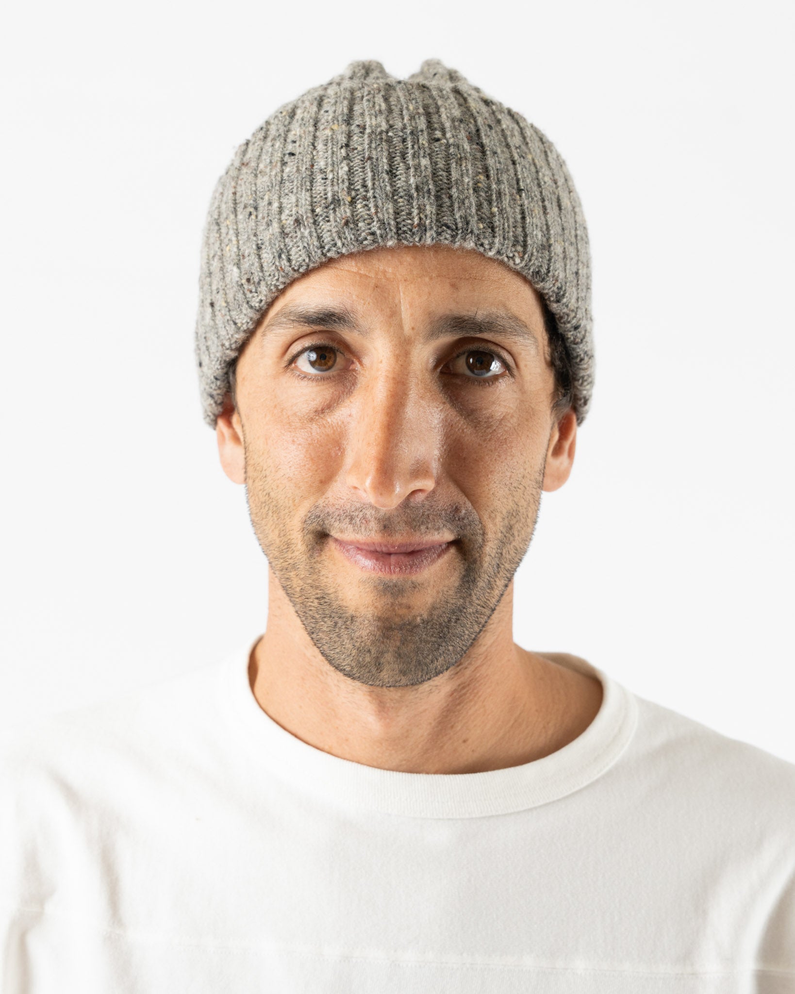 Drake's Merino Wool Ribbed Knit Beanie in Ramor Grey