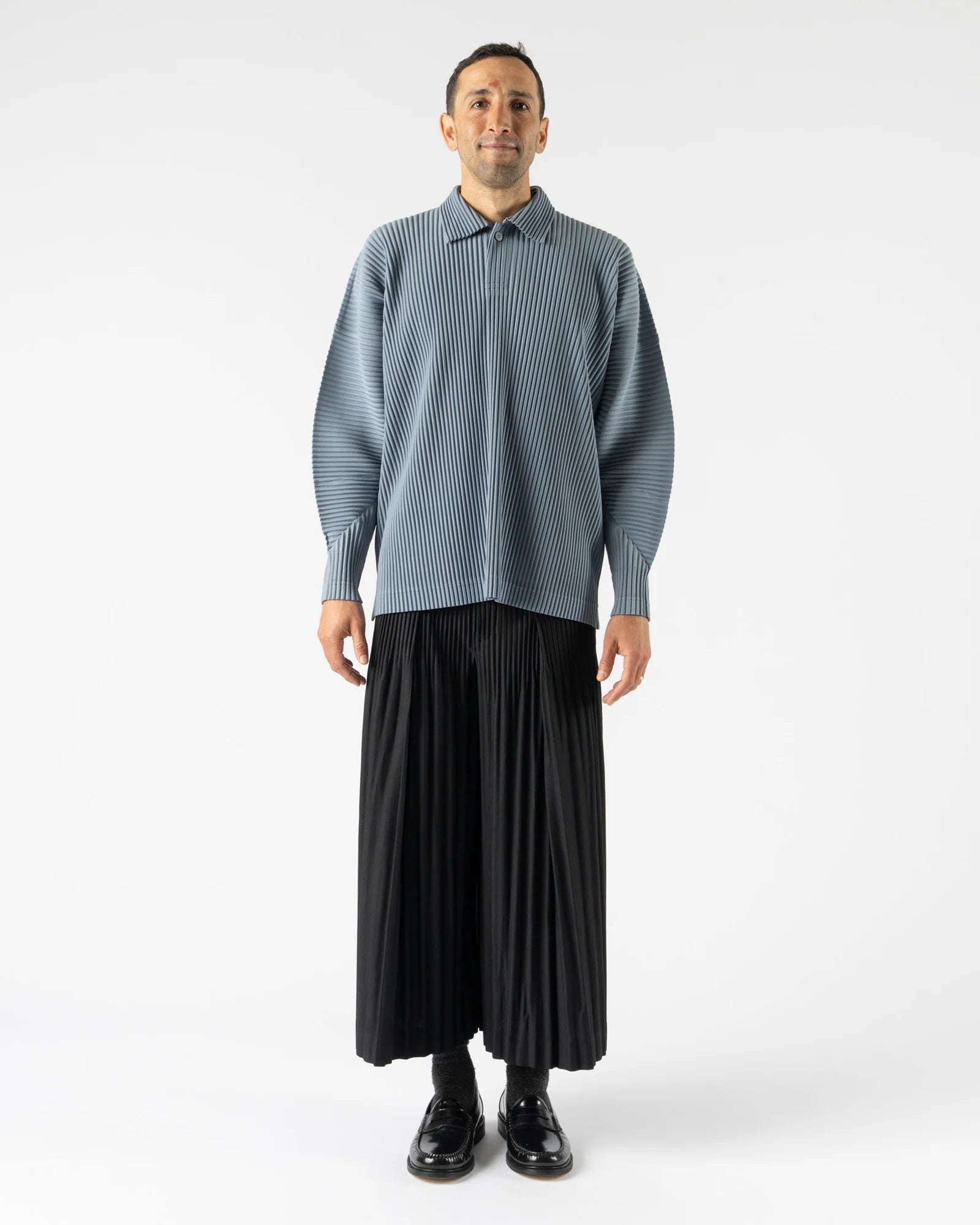 HOMME PLISSÉ ISSEY MIYAKE MONTHLY AUGUST Homme Plissé Issey Miyake August Monthly Colors in Slate Blue