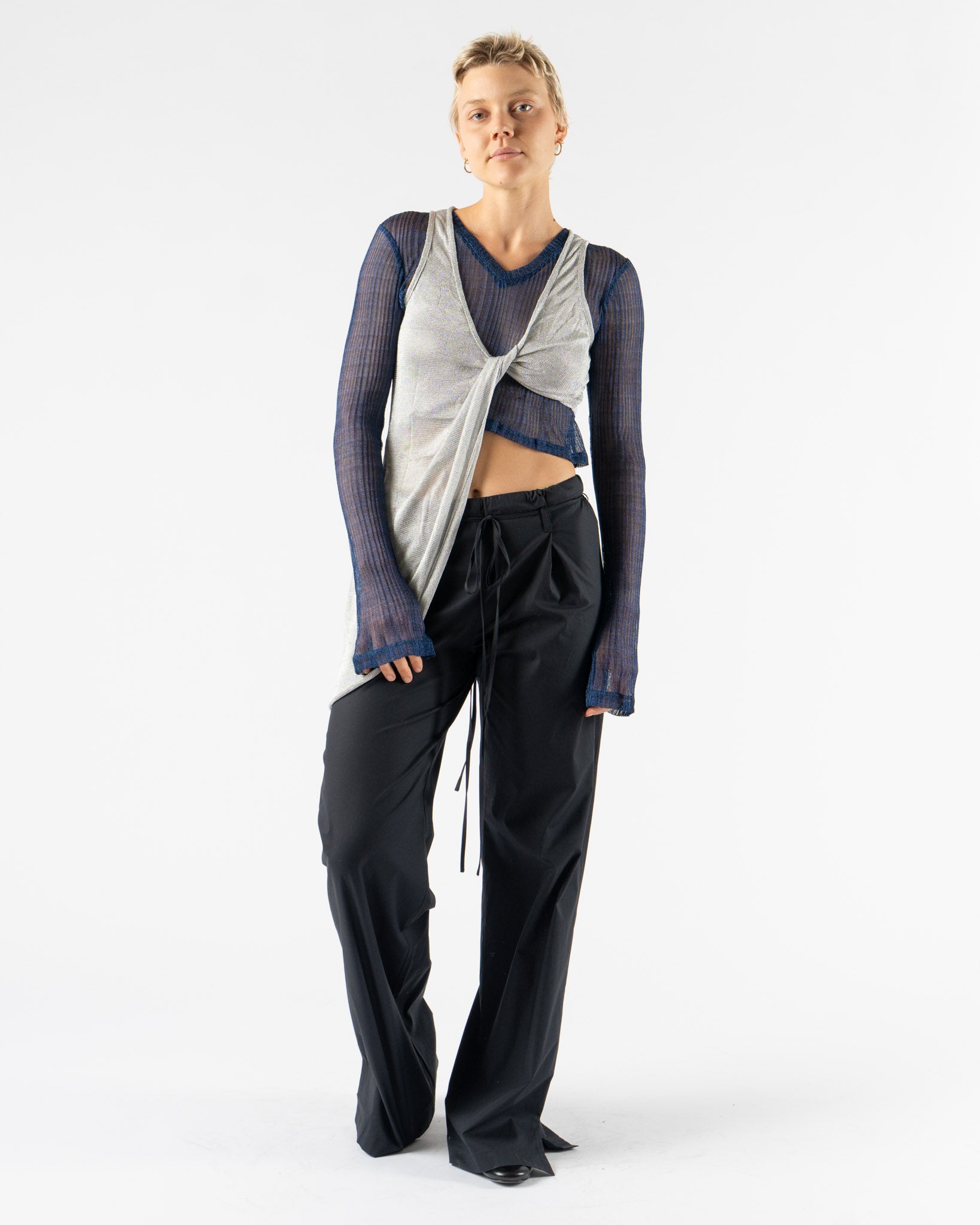 PRISCAVera V-Neck Cropped Top in Midnight Blue