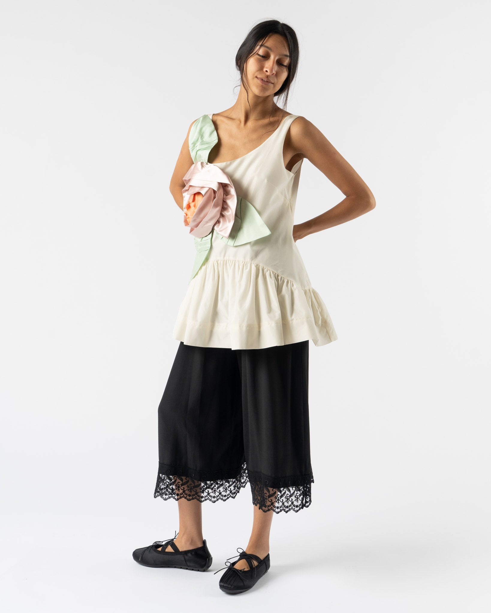 Simone Rocha Pressed Rosette Tilted Neck Peplum Top in Cream/Multi