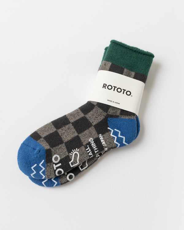 RoToTo 1497 Checkerboard Socks in Dark Green/Blue