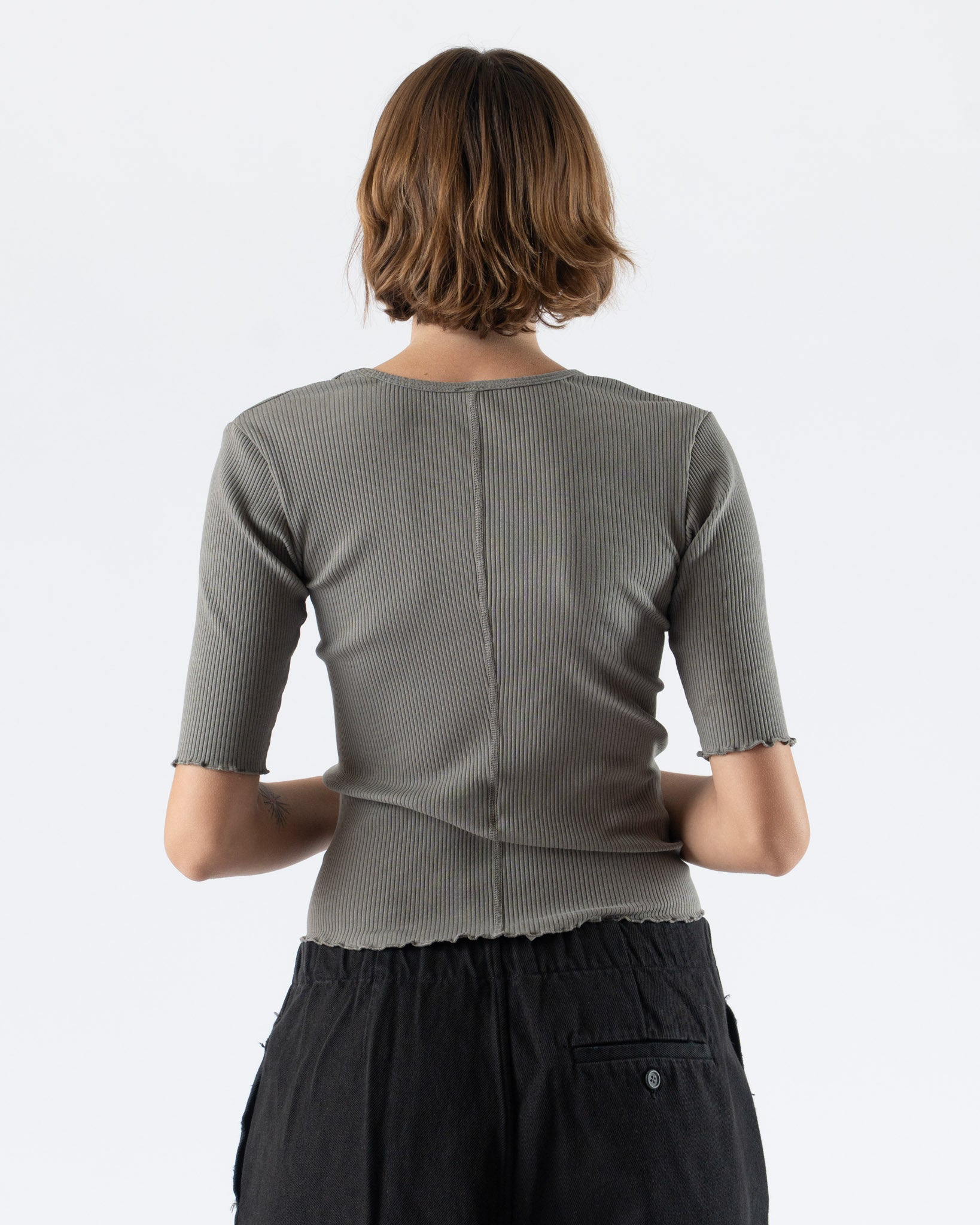 Lauren Manoogian Ruffle Rib Tee in Fatigue