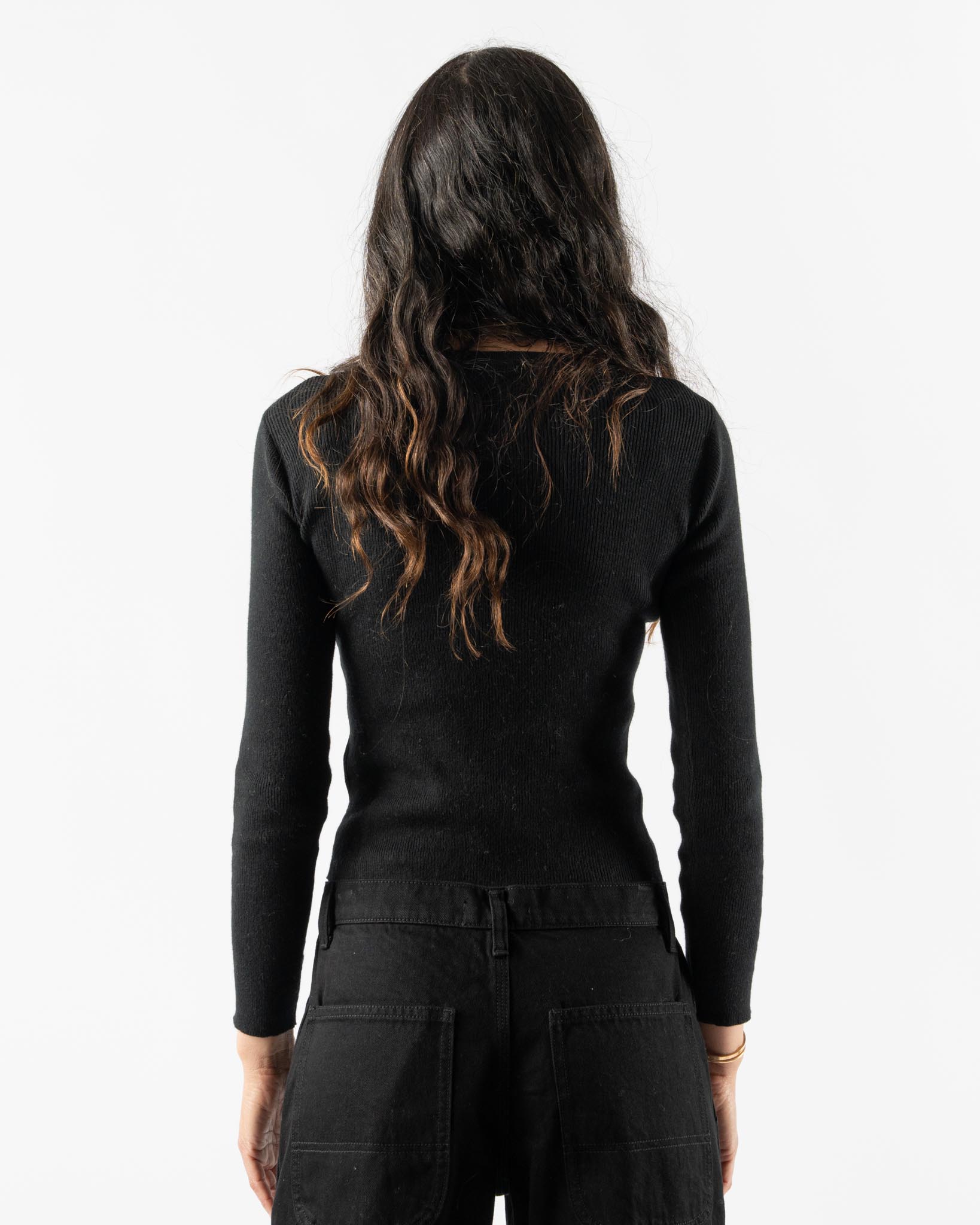 Shaina Mote Aki Henley in Onyx