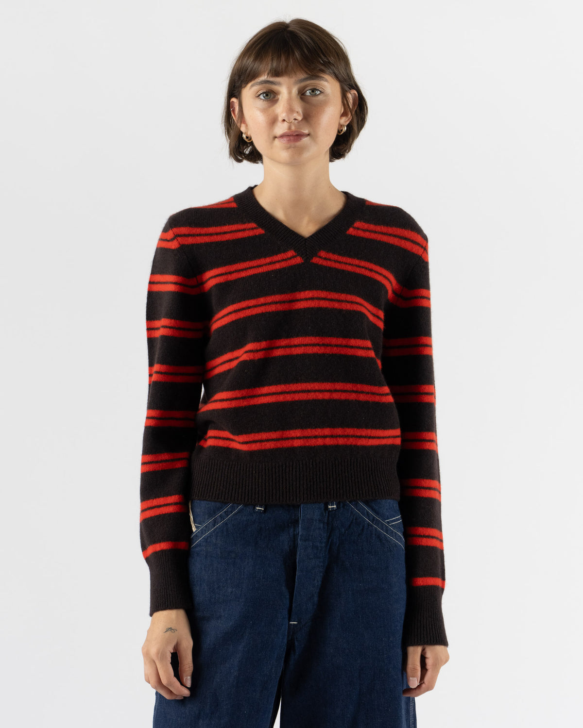 &Daughter Sligo Shrunken V-Neck in Dark Brown with Poppy Red