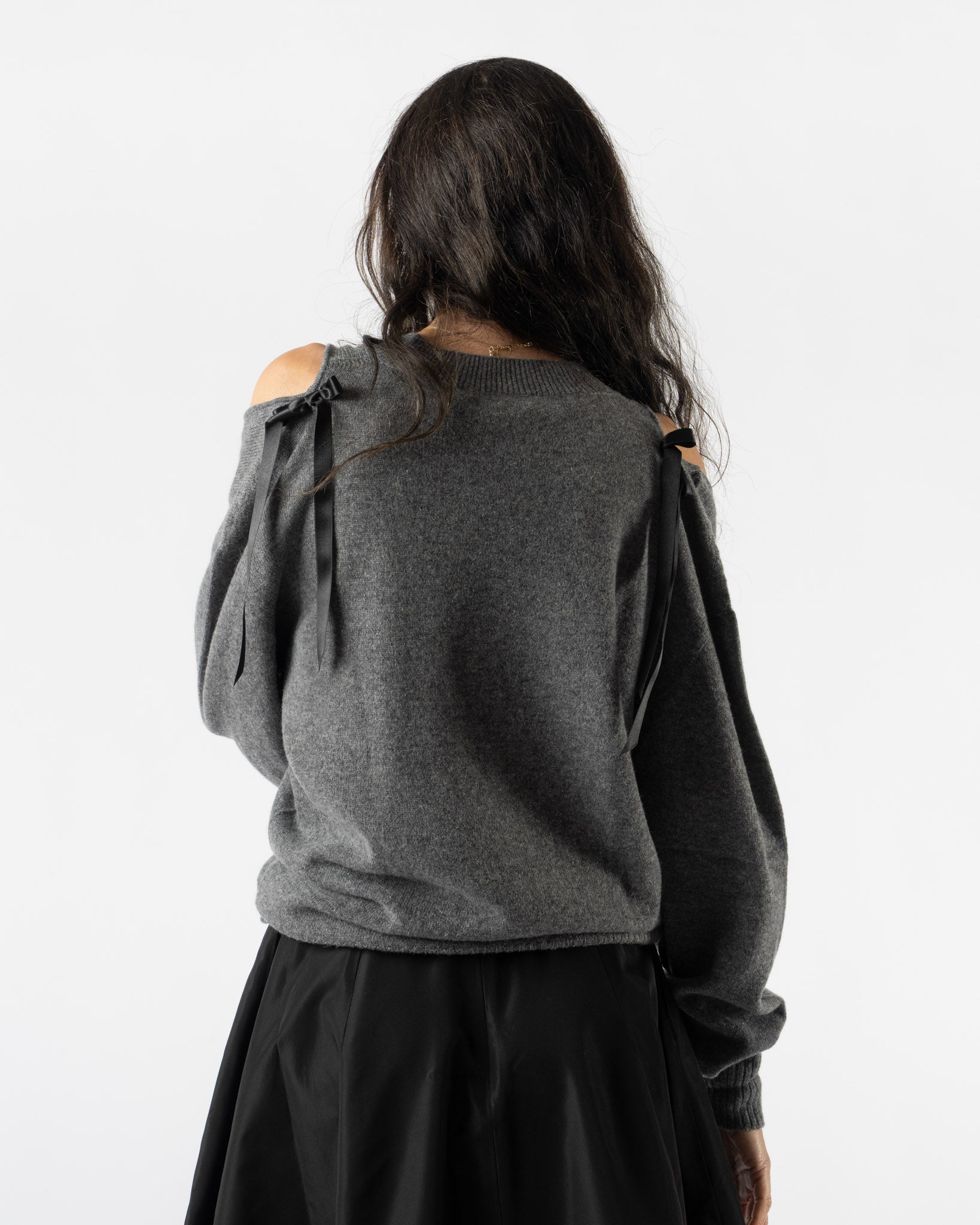 Simone Rocha Relaxed Cashmere V-Neck Jumper in Grey/Black