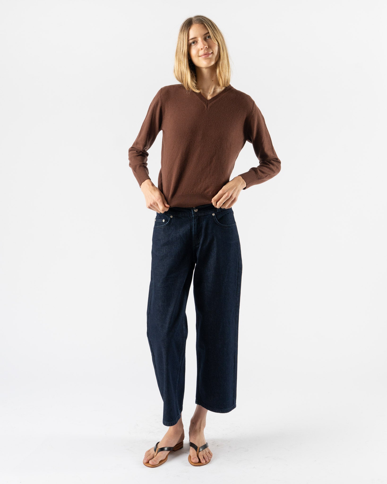 &Daughter Slim V-Neck in Brown