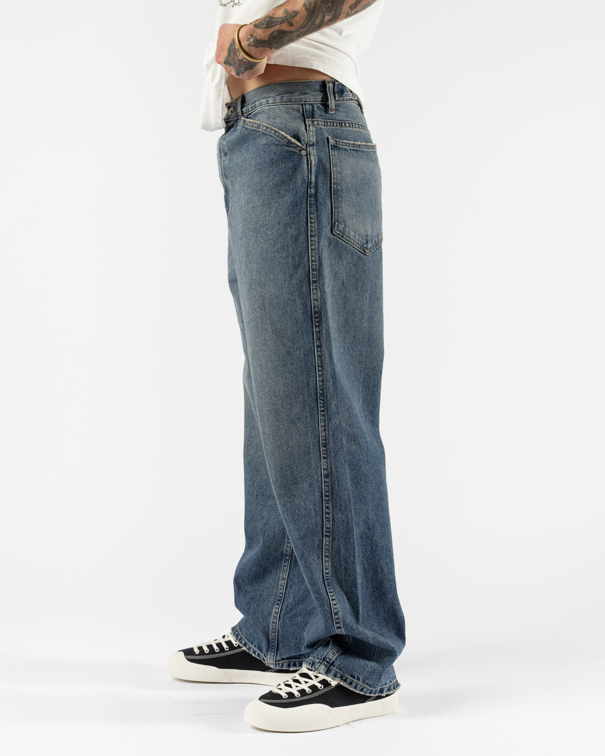 Small Talk Twist Jean in Washed Indigo