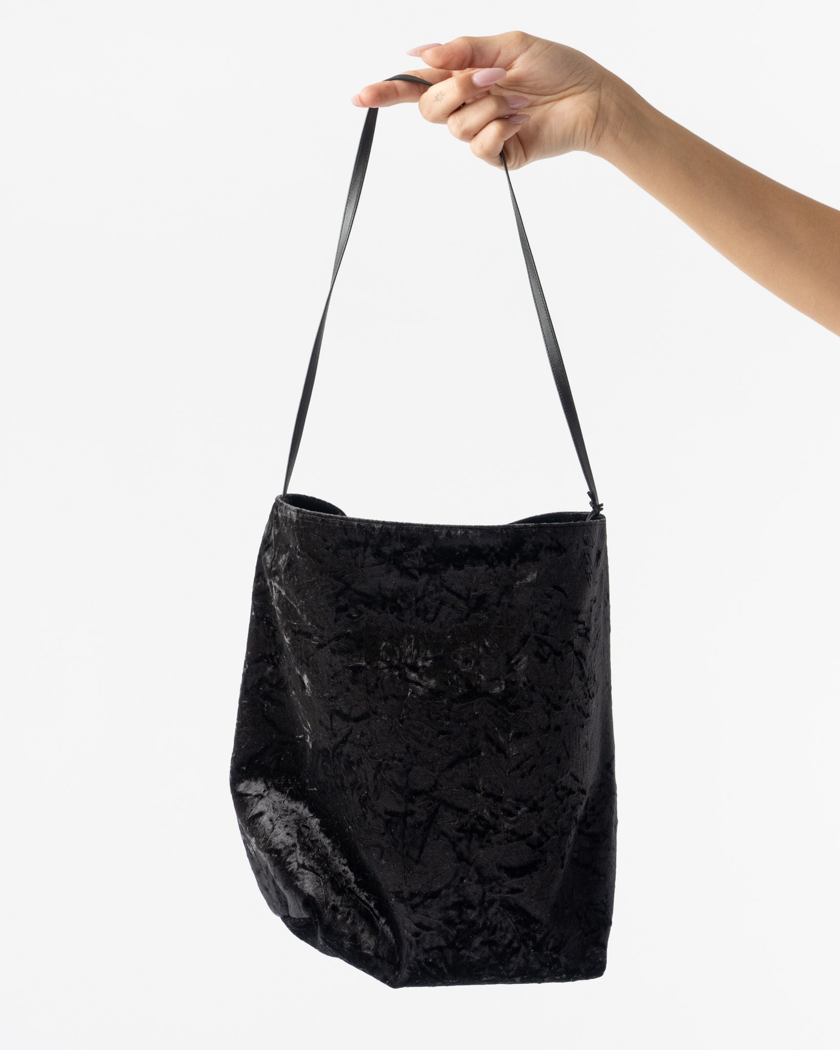 VALESQUE Bucket Small in Black Crushed Velvet